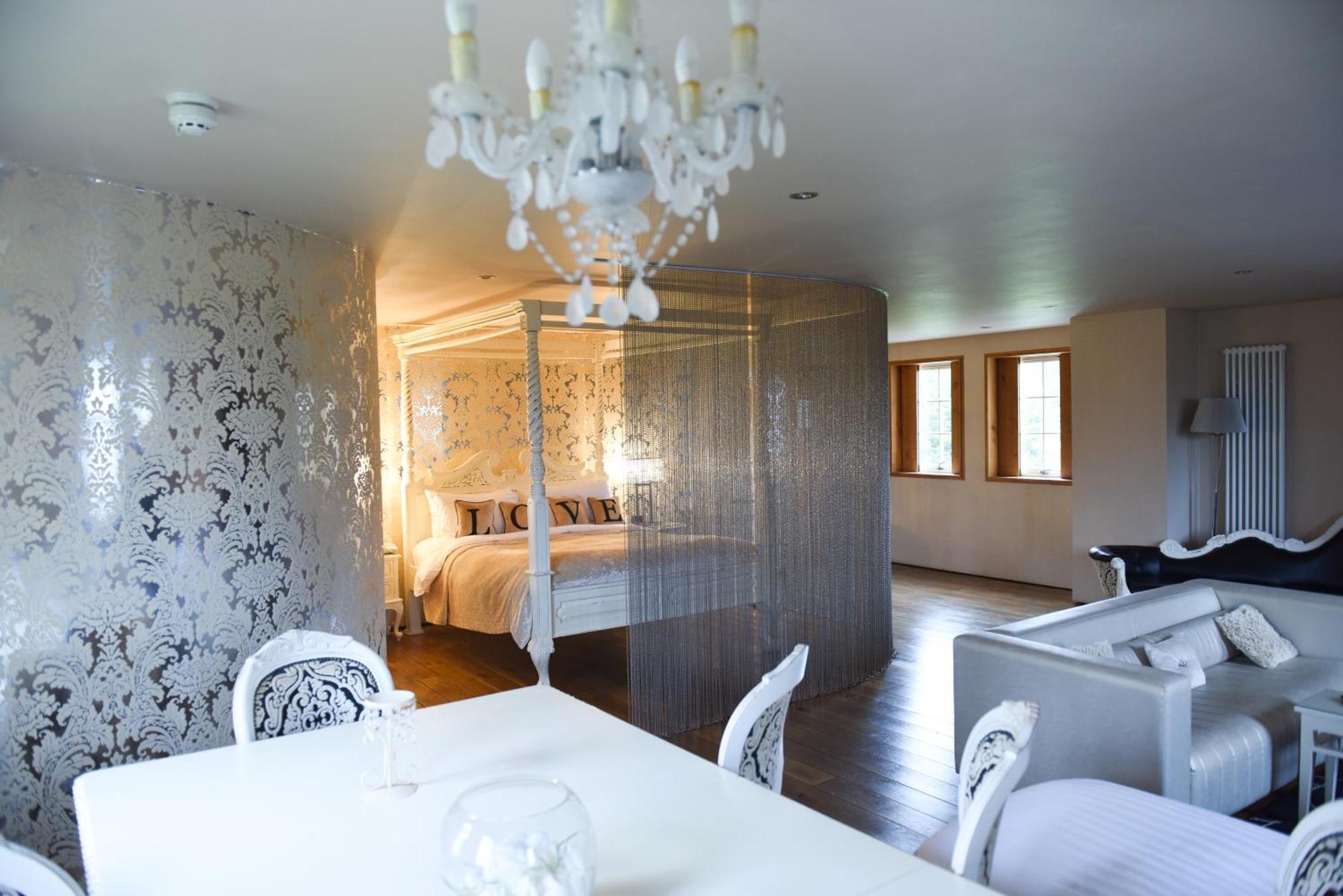 Glenskirlie Castle Hotel Banknock Екстер'єр фото