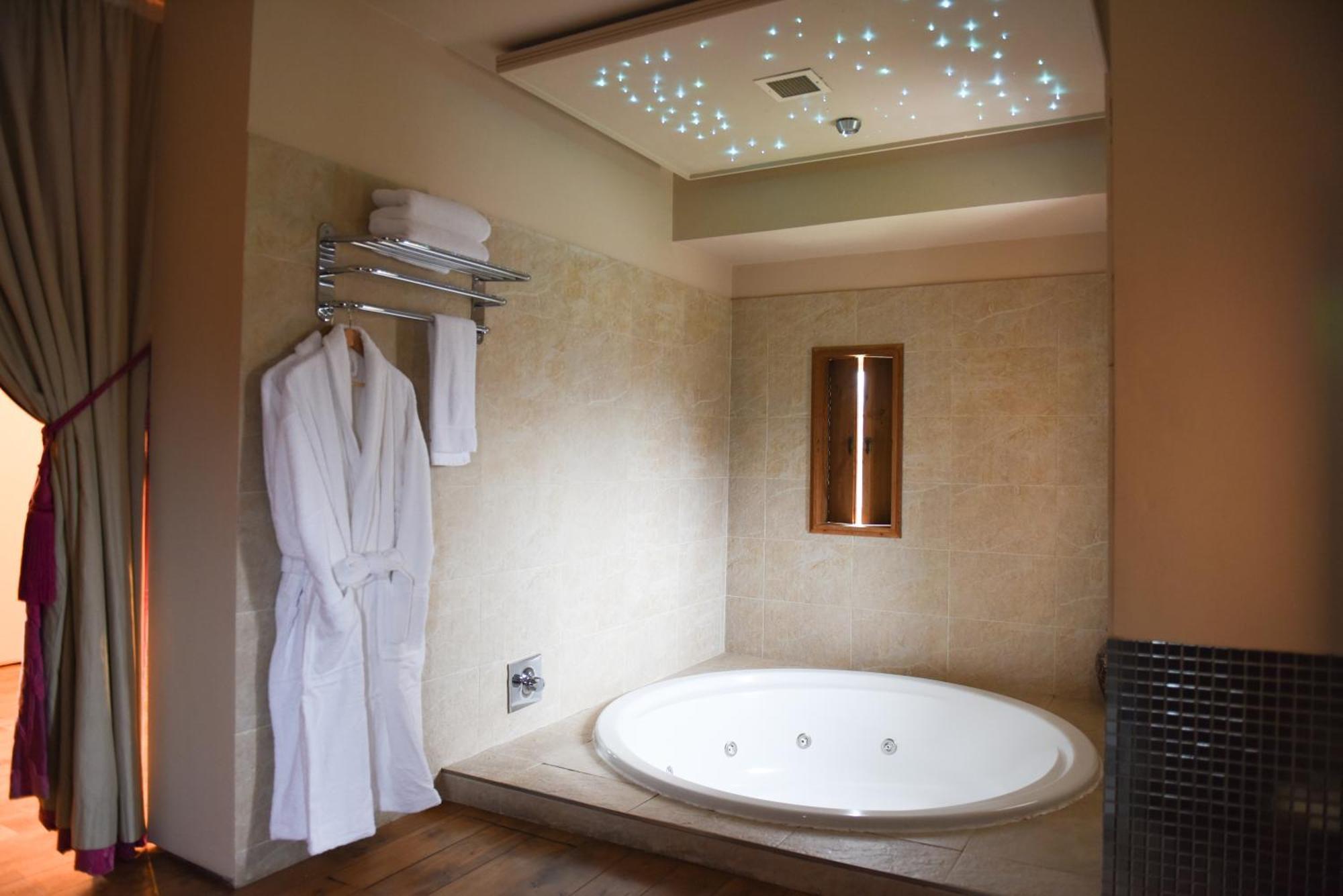 Glenskirlie Castle Hotel Banknock Екстер'єр фото