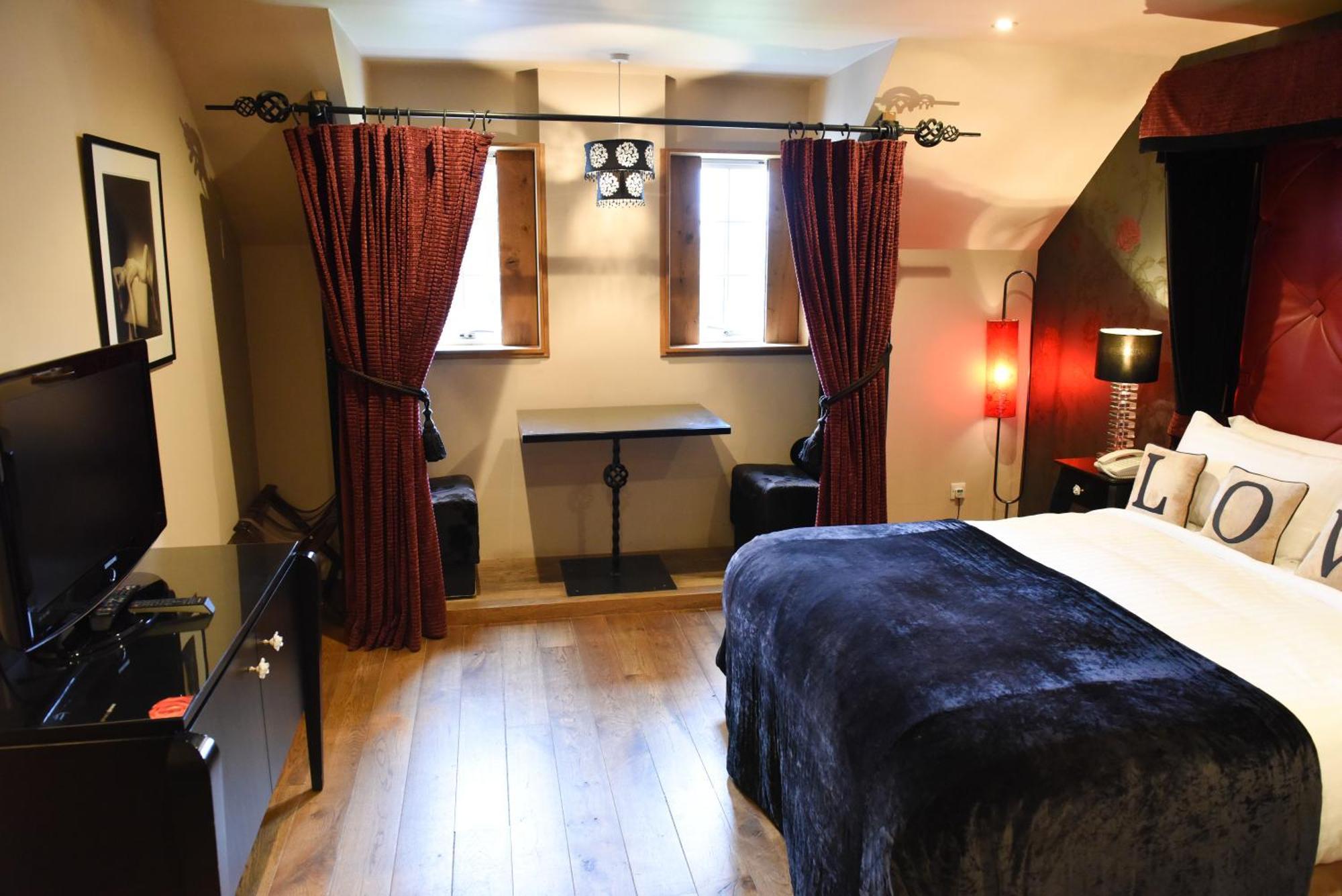 Glenskirlie Castle Hotel Banknock Екстер'єр фото
