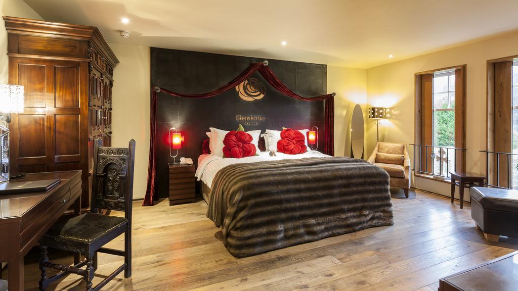 Glenskirlie Castle Hotel Banknock Екстер'єр фото