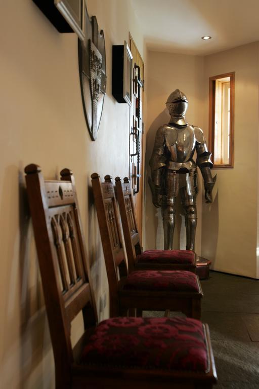 Glenskirlie Castle Hotel Banknock Екстер'єр фото
